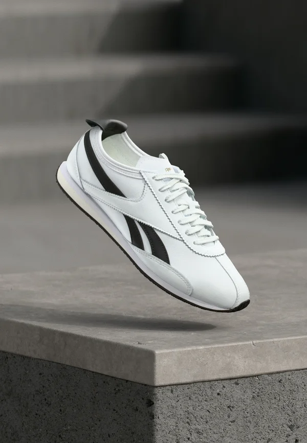 R400 UNISEX - Sneaker low - white/washed black