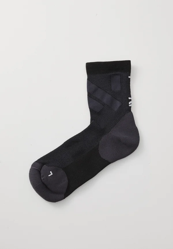 RACE LOW CUT UNISEX - Sportsocken - black