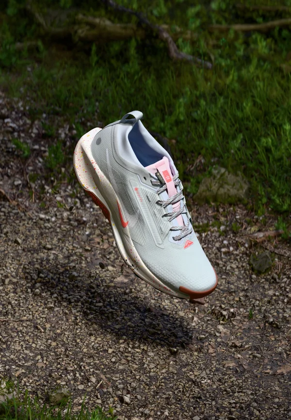 REACTX PEGASUS 5 GTX - Laufschuh Trail - pure platinum/white/football grey/pink foam/magic ember/cinnamon