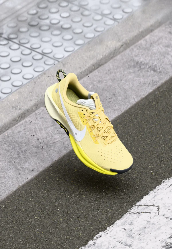 REACTX PEGASUS 5 - Laufschuh Trail - saturn gold/lightning alabaster/ white