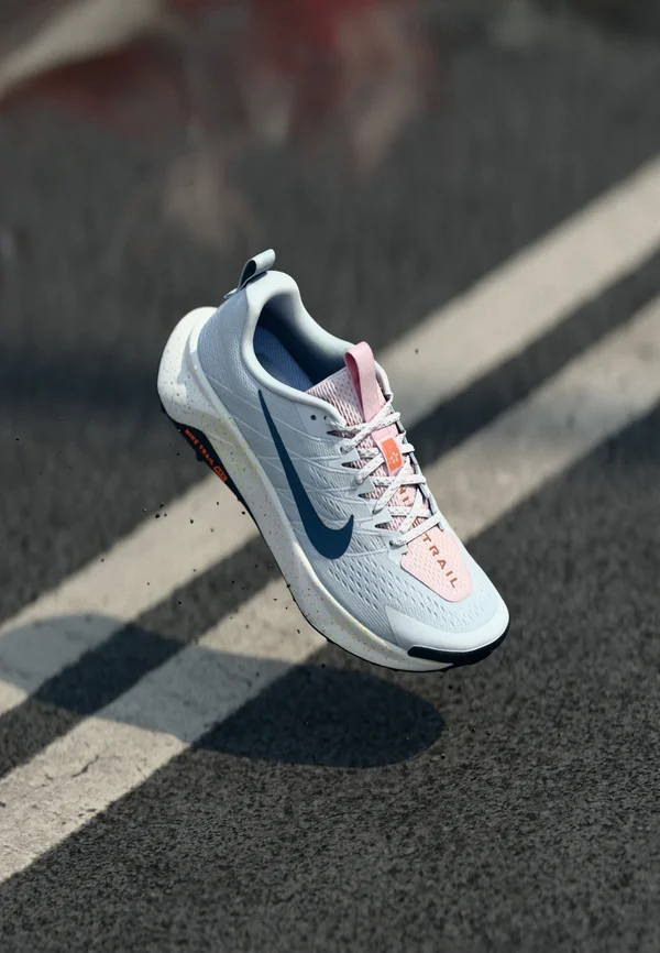 REACTX WILDHORSE 10 - Laufschuh Trail - pure platinum/armory navy/football grey/pink foam/cinnamon/magic ember