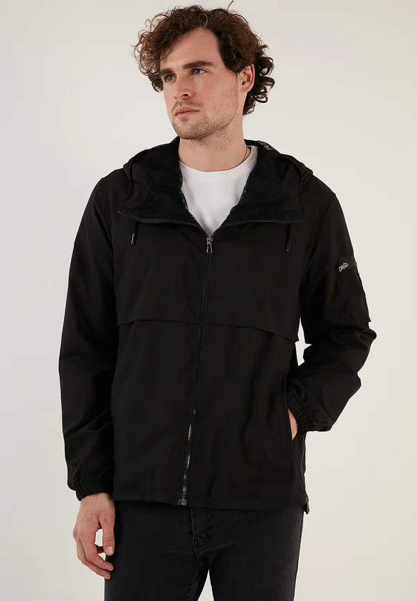 REGULAR FIT - Übergangsjacke - black