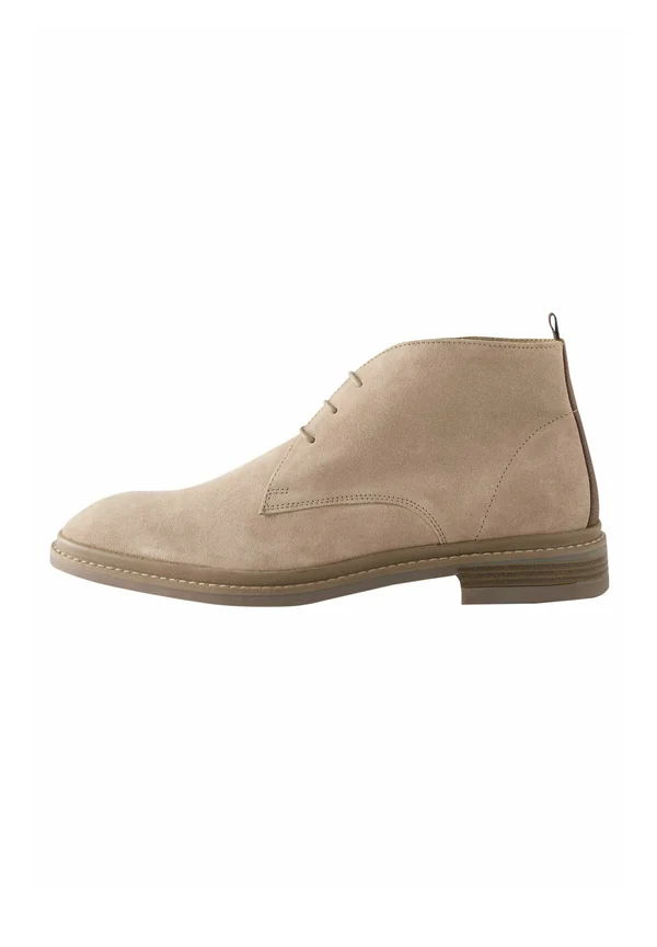 REGULAR FIT CHUKKA  - Schnürstiefelette - stone