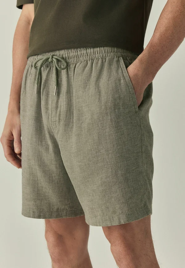 REGULAR FIT - DOCK - Shorts - sage green