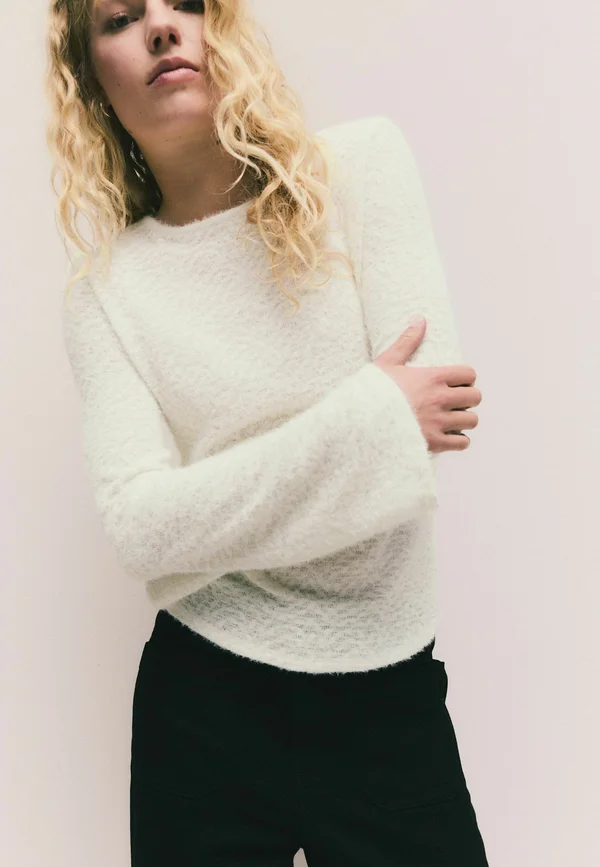 REGULAR FIT  FLUFFY LONG SLEEVE CREW NECK  - Strickpullover - ecru