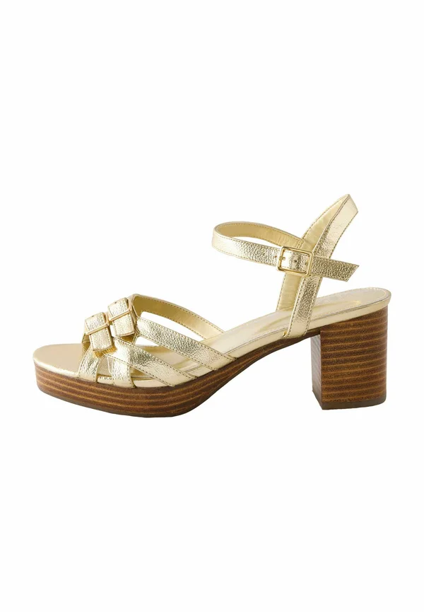 REGULAR FIT - FOREVER COMFORT   ROUND LOW STRAP BUCKLE DETAIL - Plateausandalette - gold