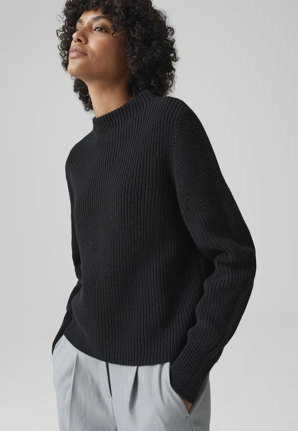 REGULAR FIT FUNNEL NECK - Strickpullover - black