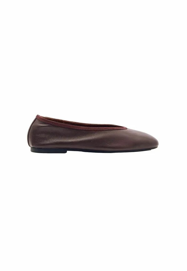 REGULAR FIT - Klassischer Ballerina - oxblood