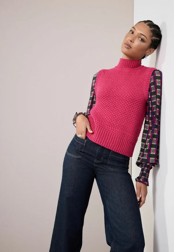 REGULAR FIT - LAYER LOOK TANK  - Strickpullover - bright pink