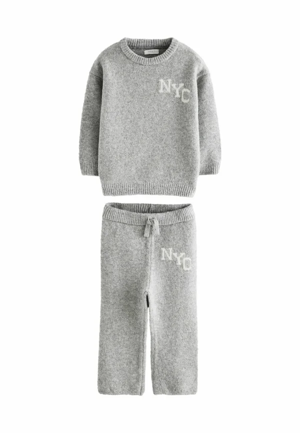 REGULAR FIT NYC VARSITY  SET - Stoffhose - grey