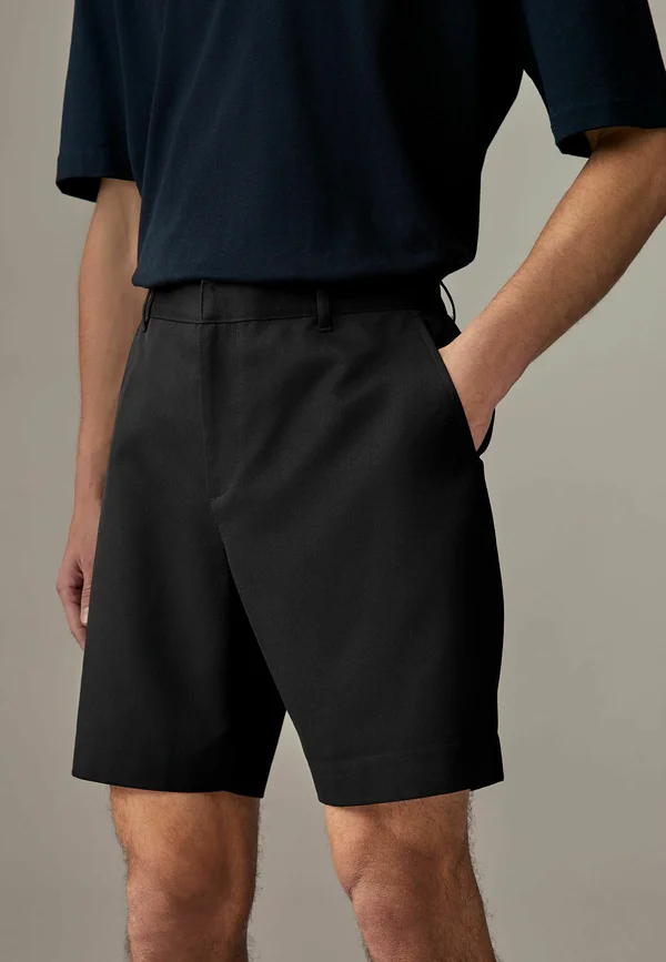 REGULAR FIT - PLAIN SMART - Shorts - black