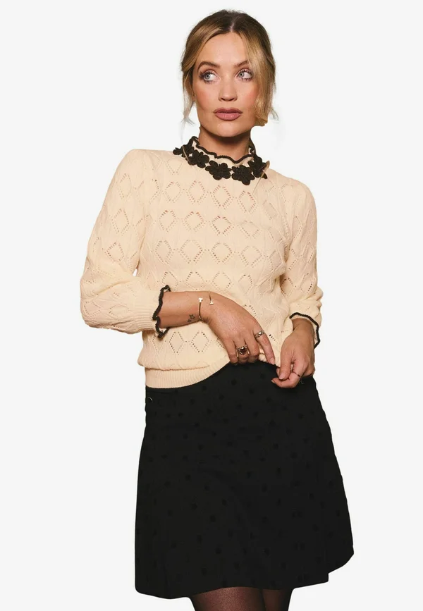 REGULAR FIT - POINTELLE  - Strickpullover - ivory d flower trim