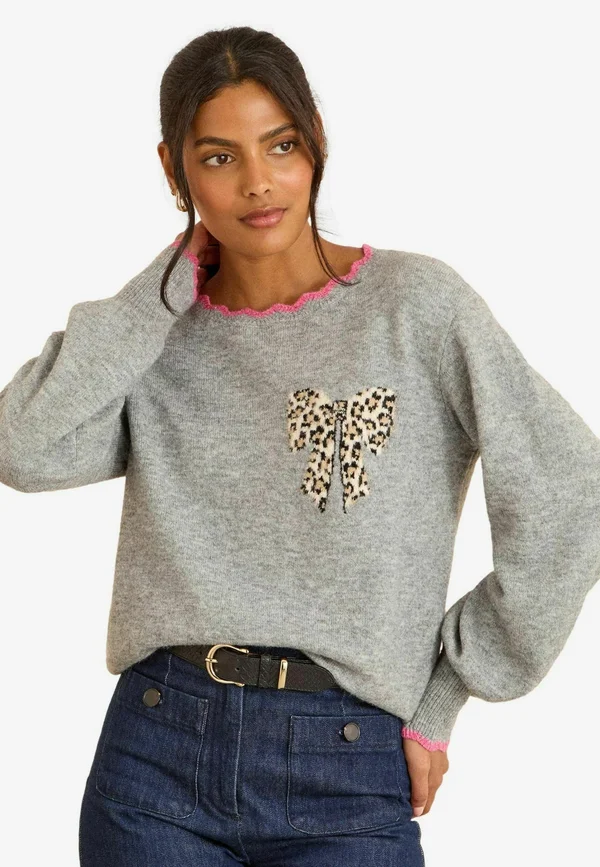 REGULAR FIT SCALLOP - Strickpullover - grey leopard print bow