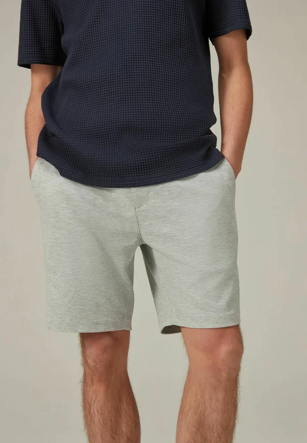 REGULAR FIT - Shorts - grey
