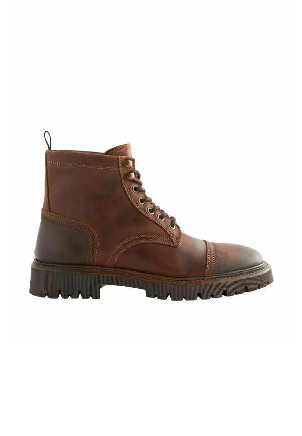 REGULAR FIT - SIGNATURE TOE CAP - Schnürstiefelette - brown