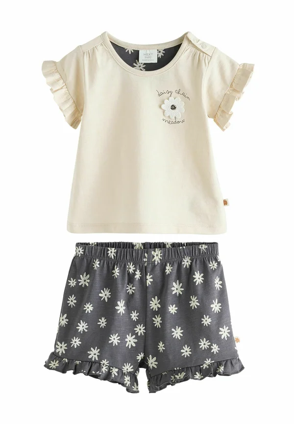 REGULAR FIT SLEEVE 2 PIECE SET - Shorts - black white flower