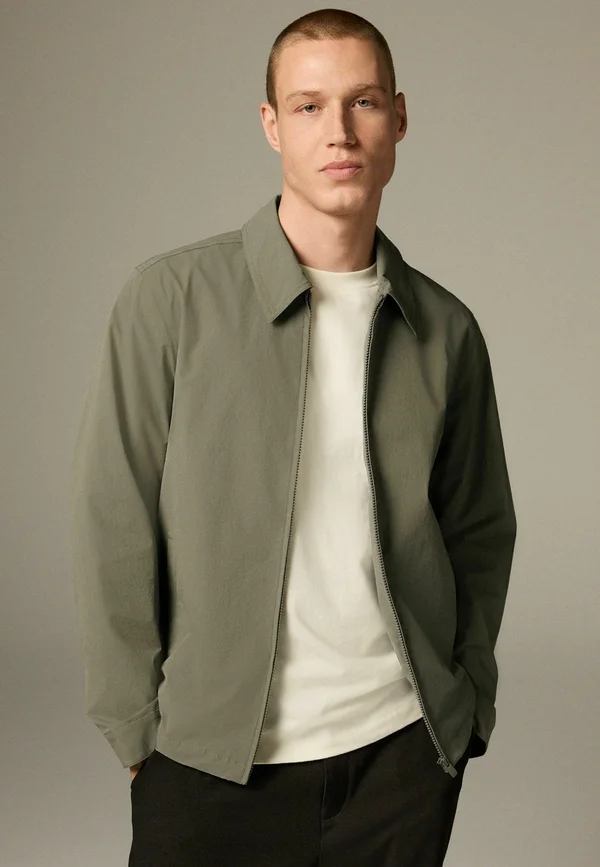 REGULAR FIT STRETCH TECHNICAL - Leichte Jacke - sage green