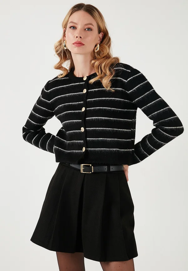 REGULAR FIT - Strickjacke - black