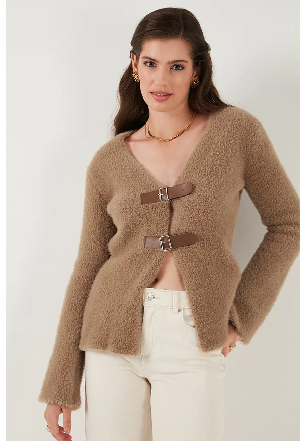 REGULAR FIT - Strickjacke - light brown