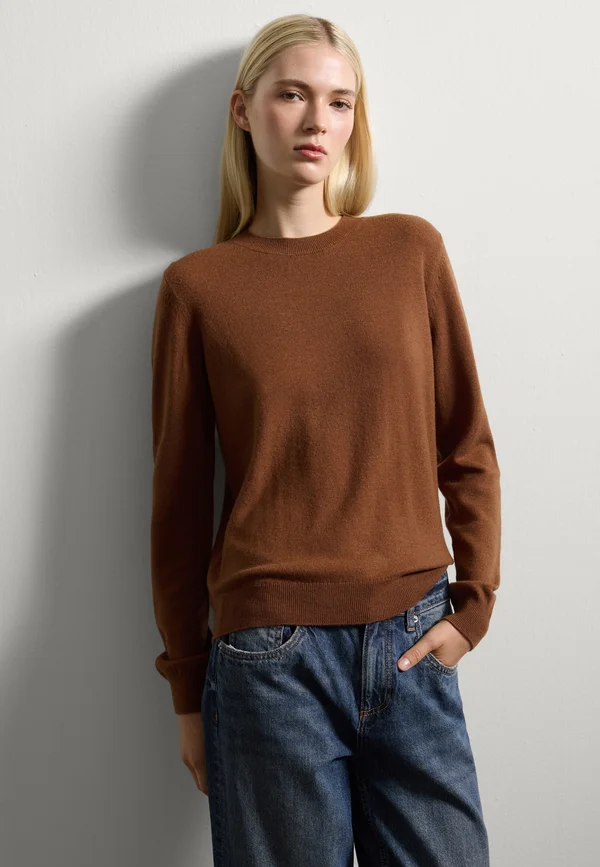 REGULAR FIT  - Strickpullover - light brown