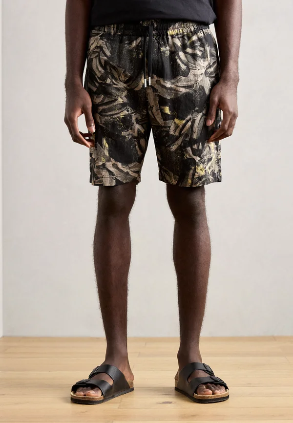 REGULAR FIT WITH LOGOED METAL BADGE - Shorts - black
