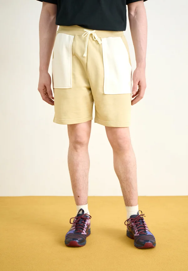 REGULAR SHORT - Shorts - gravel