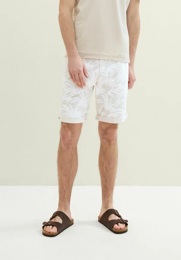 REGULAR - Shorts - beige brushed leaf design