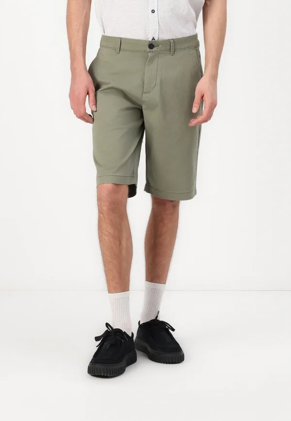 REGULAR  - Shorts - tree moss green