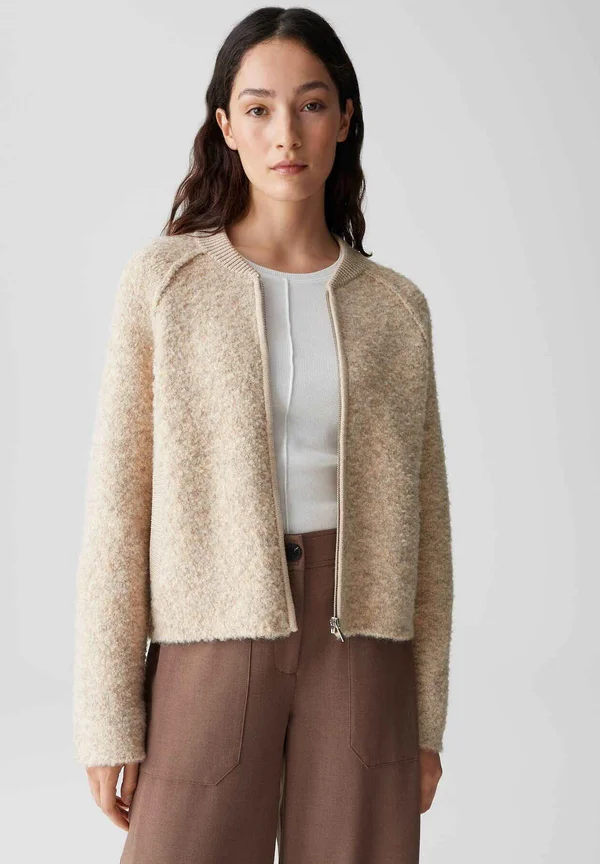 RELAXED FIT - Strickjacke - macadamia