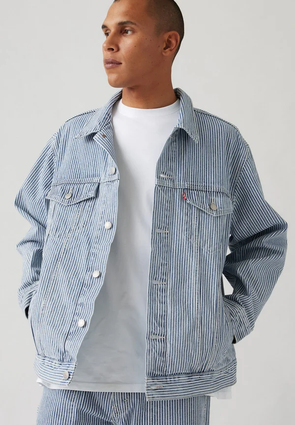 RELAXED FIT TRUCKER - Jeansjacke - on the road again trucker
