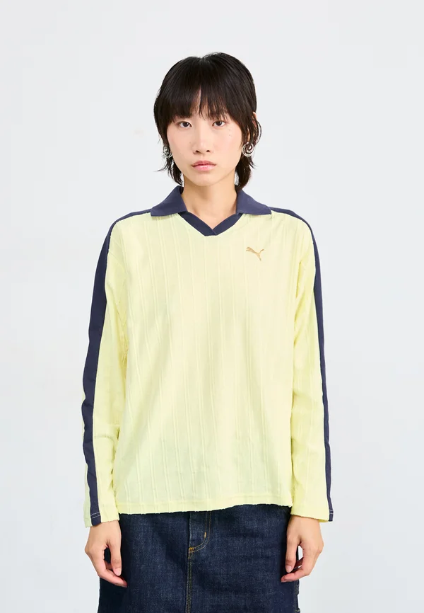 RELAXED LONG SLEEVE - Langarmshirt - gold moon