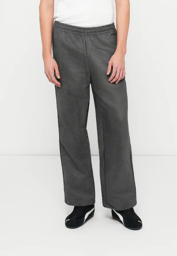 RELAXED TRACK PANTS - Jogginghose - dusky gray