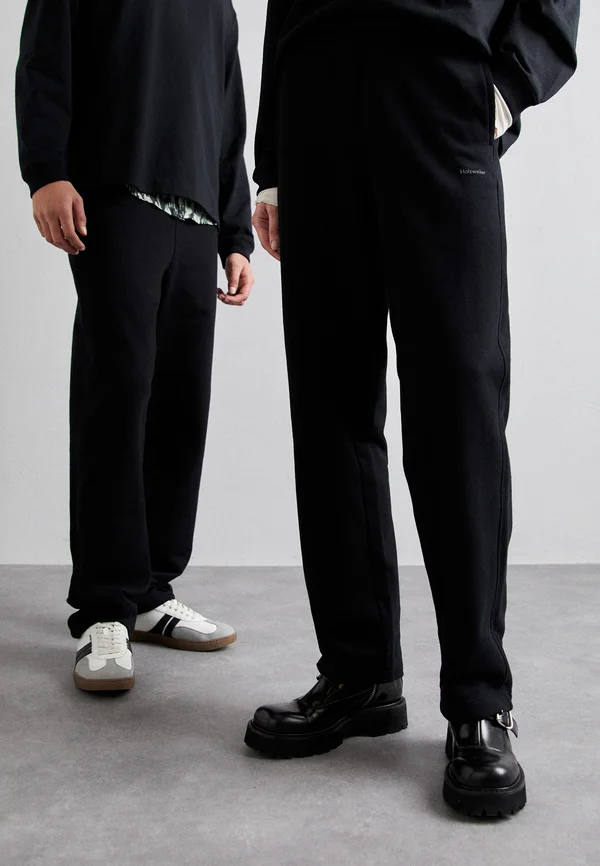 RELAXED UNISEX - Jogginghose - black