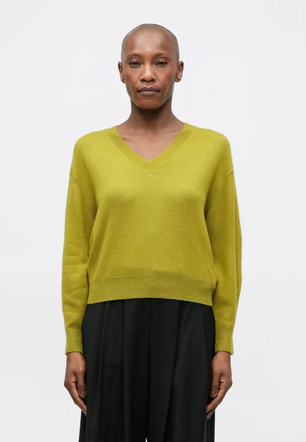 RELEXED VEE - Strickpullover - olive oil