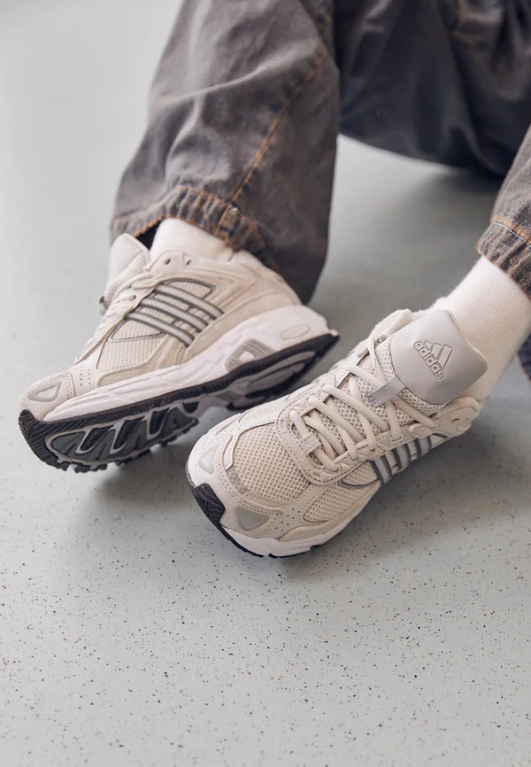 RESPONSE CL - Sneaker low - grey one/grey two/grey