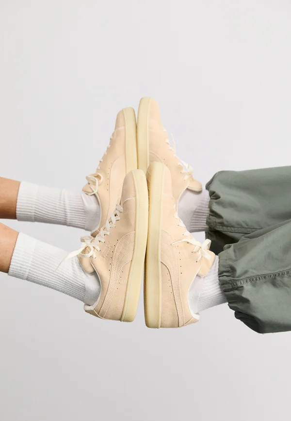 RE:SUEDE UNISEX  - Sneaker low - alpine snow