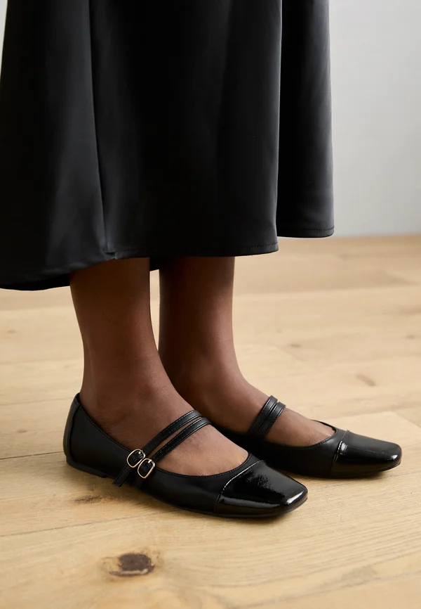 Riemchenballerina - black