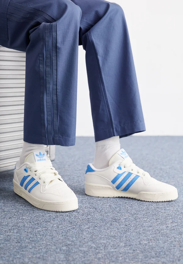 RIVALRY UNISEX - Sneaker low - core white/blue burst/off white