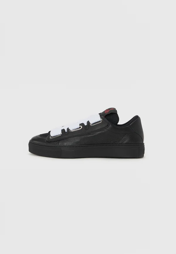 ROCKET - Sneaker low - black/white