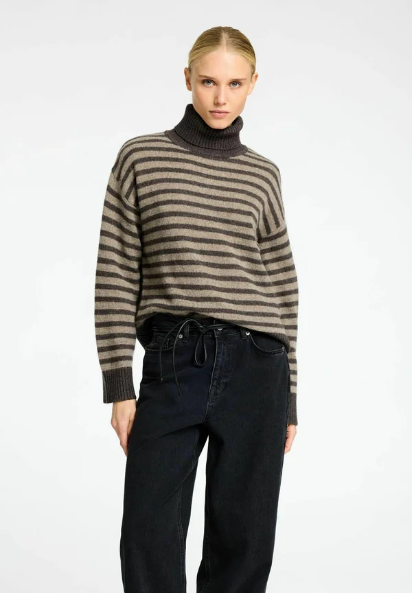 ROLLKRAGEN - Strickpullover - after dark 1