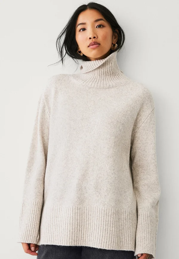 ROLLKRAGEN - Strickpullover - beige