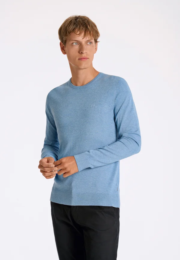 ROUND NECK  - Strickpullover - sky blue mel