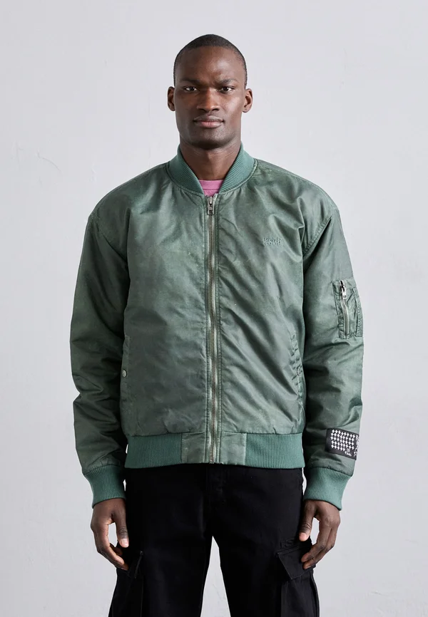 ROYALTY - Bomberjacke - green