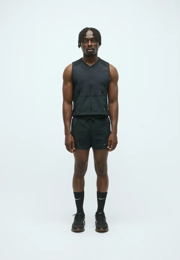 RUN SHORT - Kurze Sporthose - black