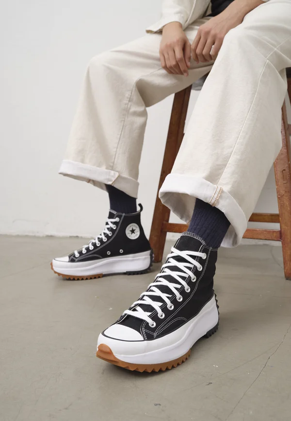 RUN STAR HIKE - Sneaker high - black/white/gum