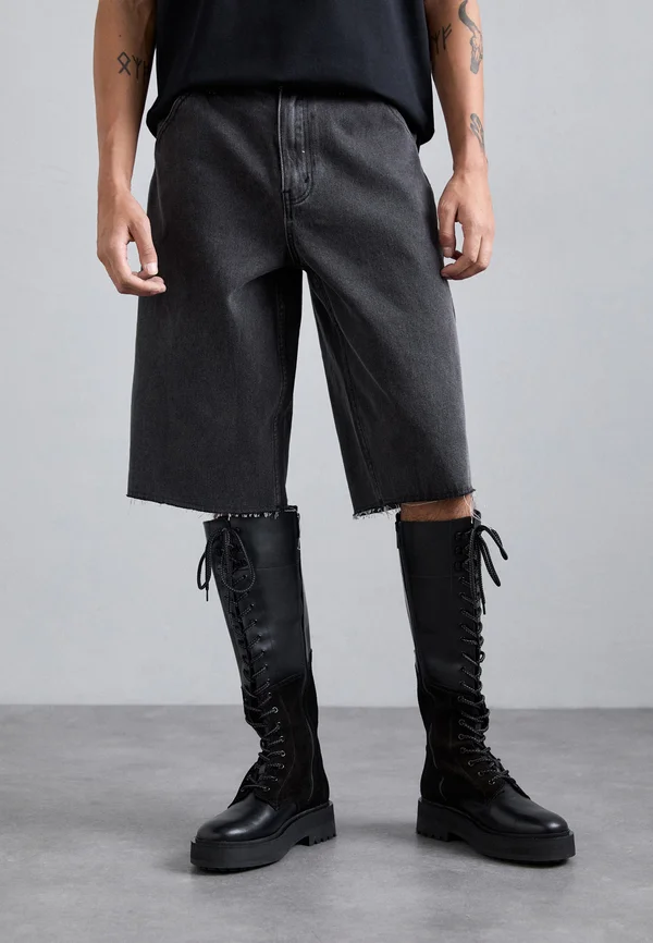 RUNAWAY - Jeans Shorts - beach black