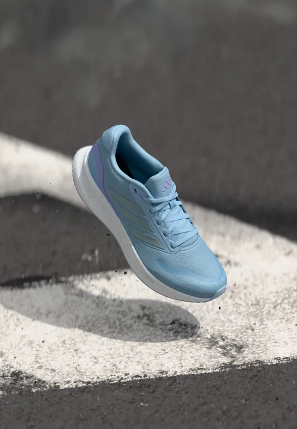 RUNFALCON 5 - Laufschuh Straße - clear sky/magic grey metallic/core black