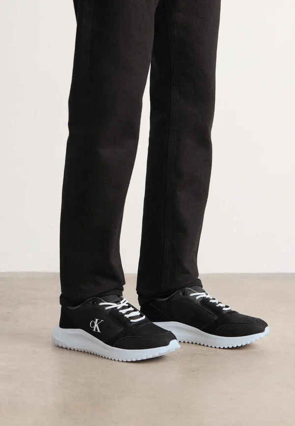 RUNNER  - Sneaker low - black/charcoal grey/bright white