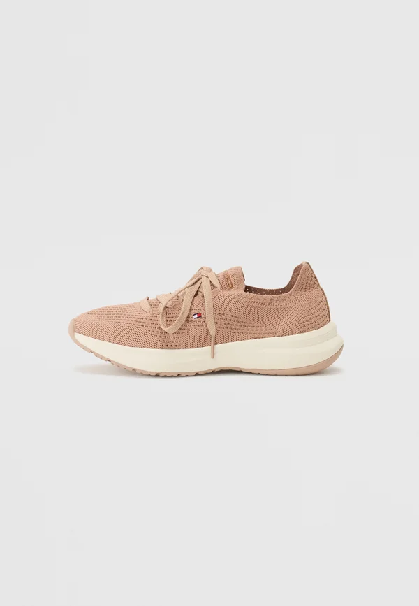 RUNNER - Sneaker low - claystone