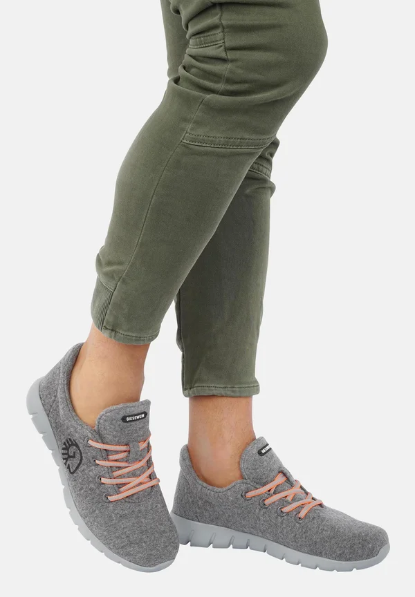 RUNNERS - Laufschuh Straße - grey